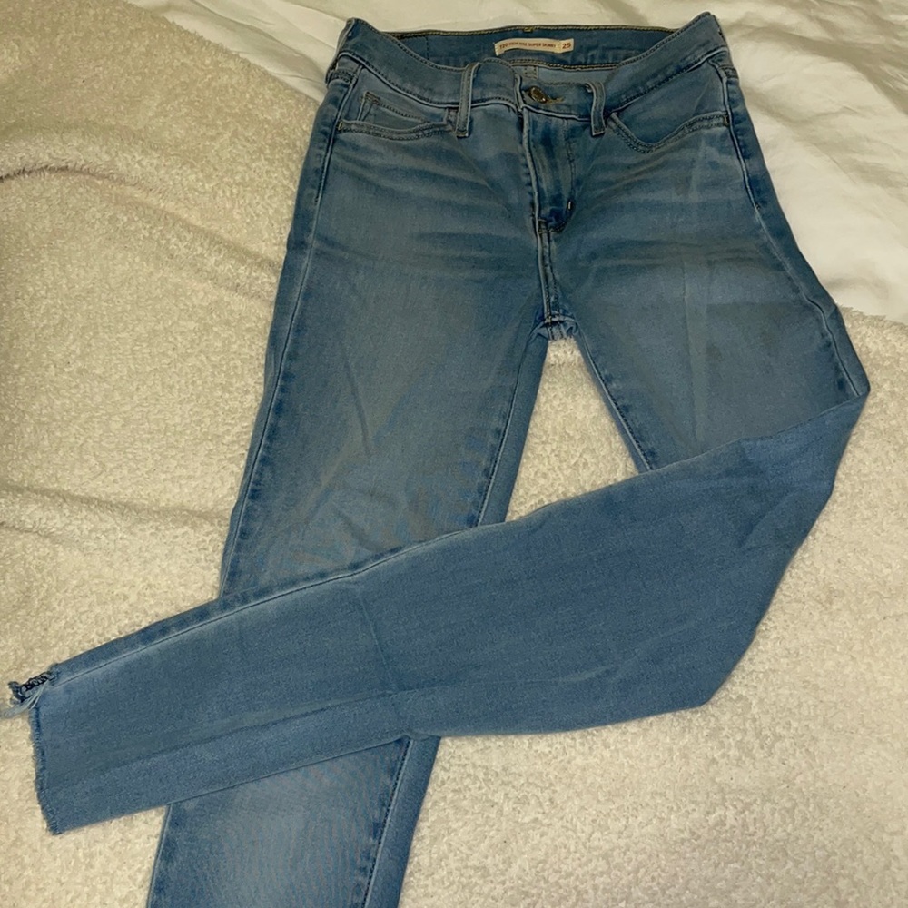 LEVIS 720 high rise super skinny cutoff jeans